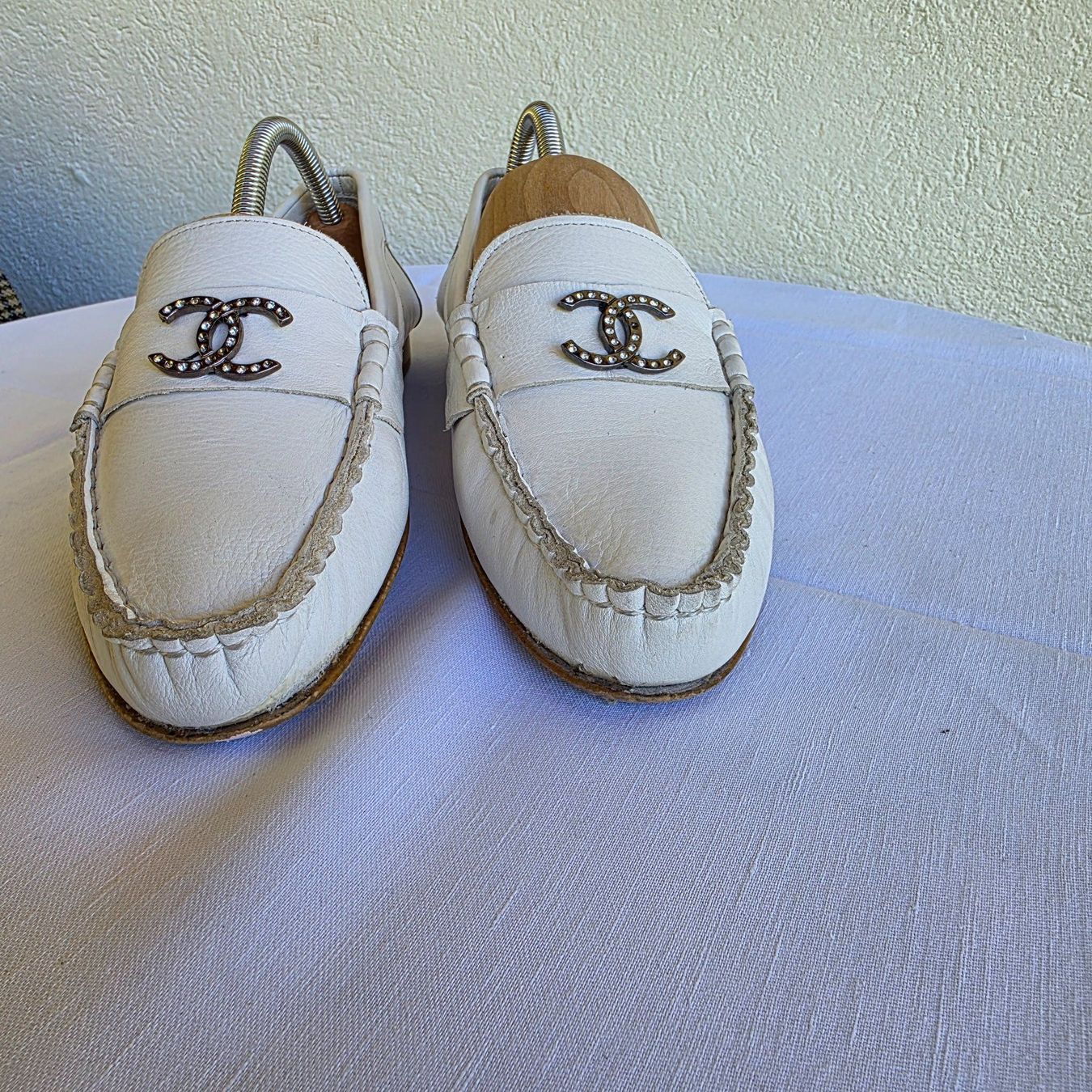 Scarpe da donna: Elegante weiße Leder-Loafer Gr. 39 – Usato da Wald ZH venduto da CapLux