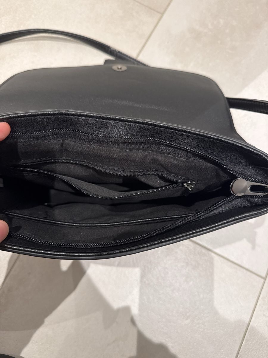 Sacs femmes: Umhängetasche schwarz mit Ring – D'occasion à Zug par Hehe 5