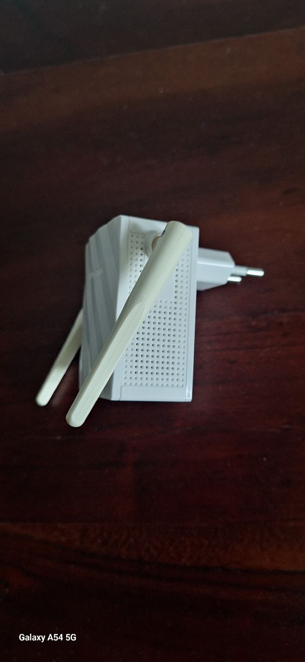 TP-Link WiFi: TP Link WLAN-Reichweitenverlängerer – Usato da Winterthur venduto da Ajcps 2
