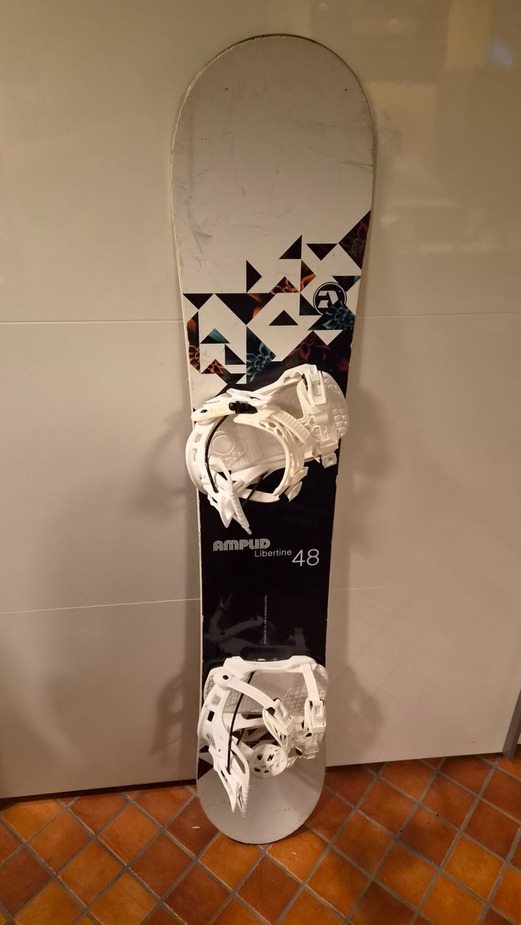 Boards: Amplid Snowboard 140cm inkl. Bindung – D'occasion à Oberrieden par Raja011