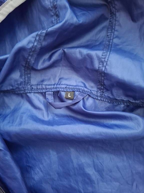 Giacche: Regenjacke – Usato da Niederuzwil venduto da Liberatopixel 2