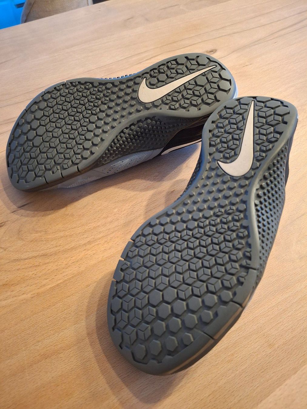 Nike Scarpe per ragazzi: Hallenschuhe v. Nike, Gr. 37.5 – Usato da Bilten venduto da pelanov 7