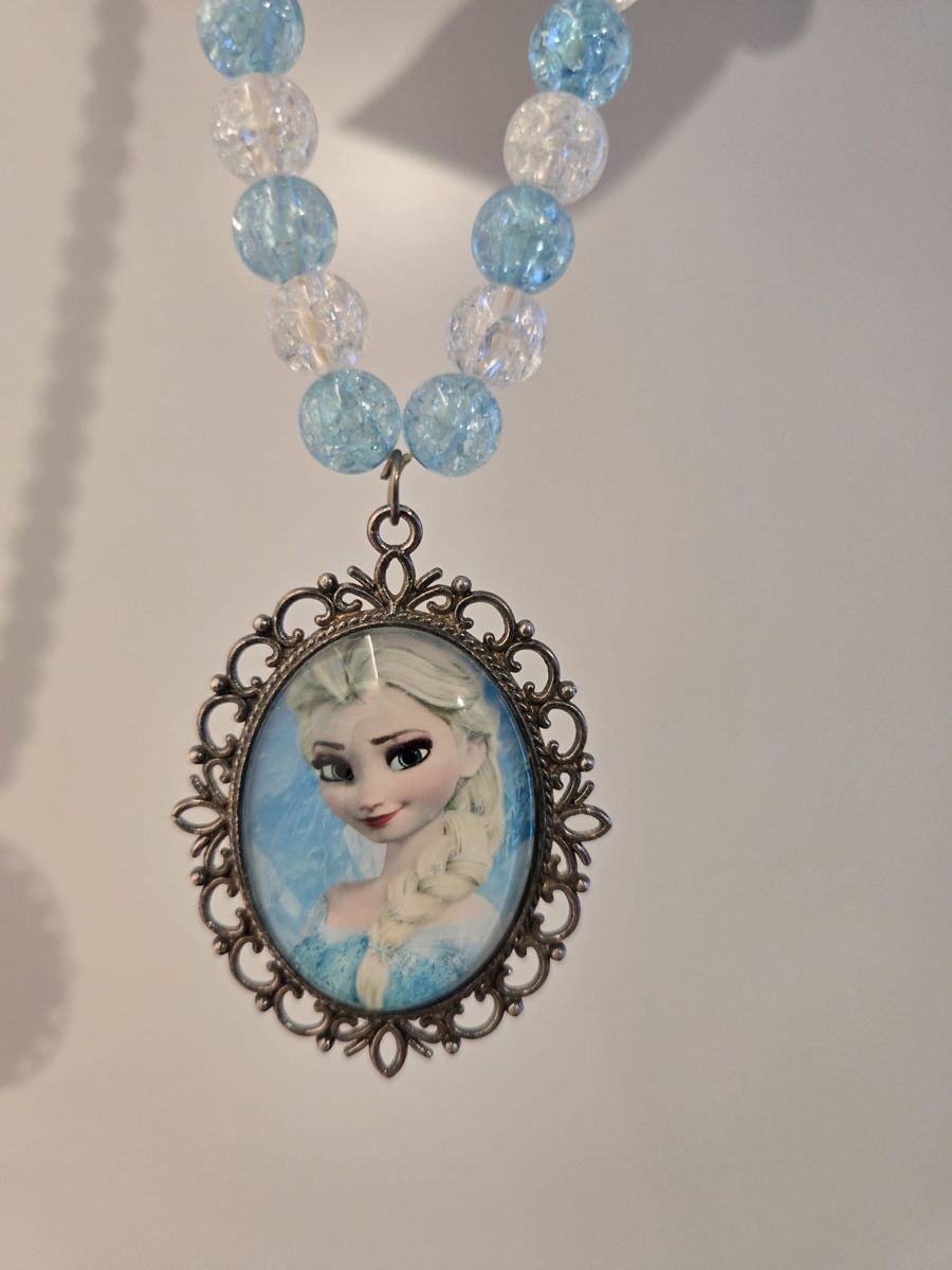 Colliers: Modeschmuck Elsa  – D'occasion à Birrhard par kristiii