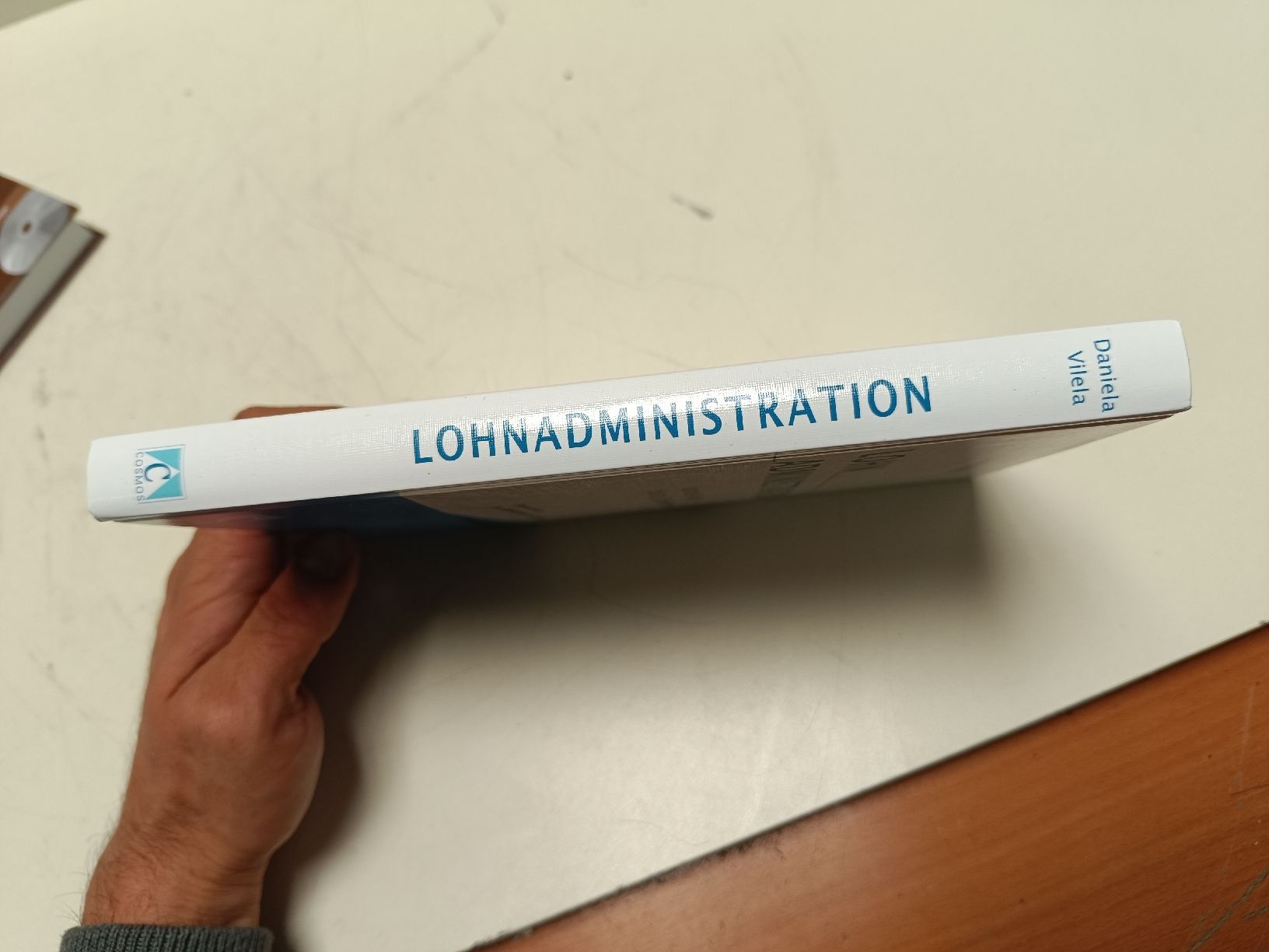 Libri: Lohnadministration Buch von Daniela Vilela,(em76) – Usato da Künten venduto da Schnaepplihuus 1