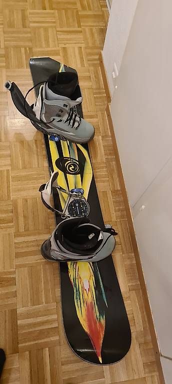 Board: Snowboard freeride swallow tail 163 cm + fixations + boots – Usato da Vevey venduto da 180_zj9t