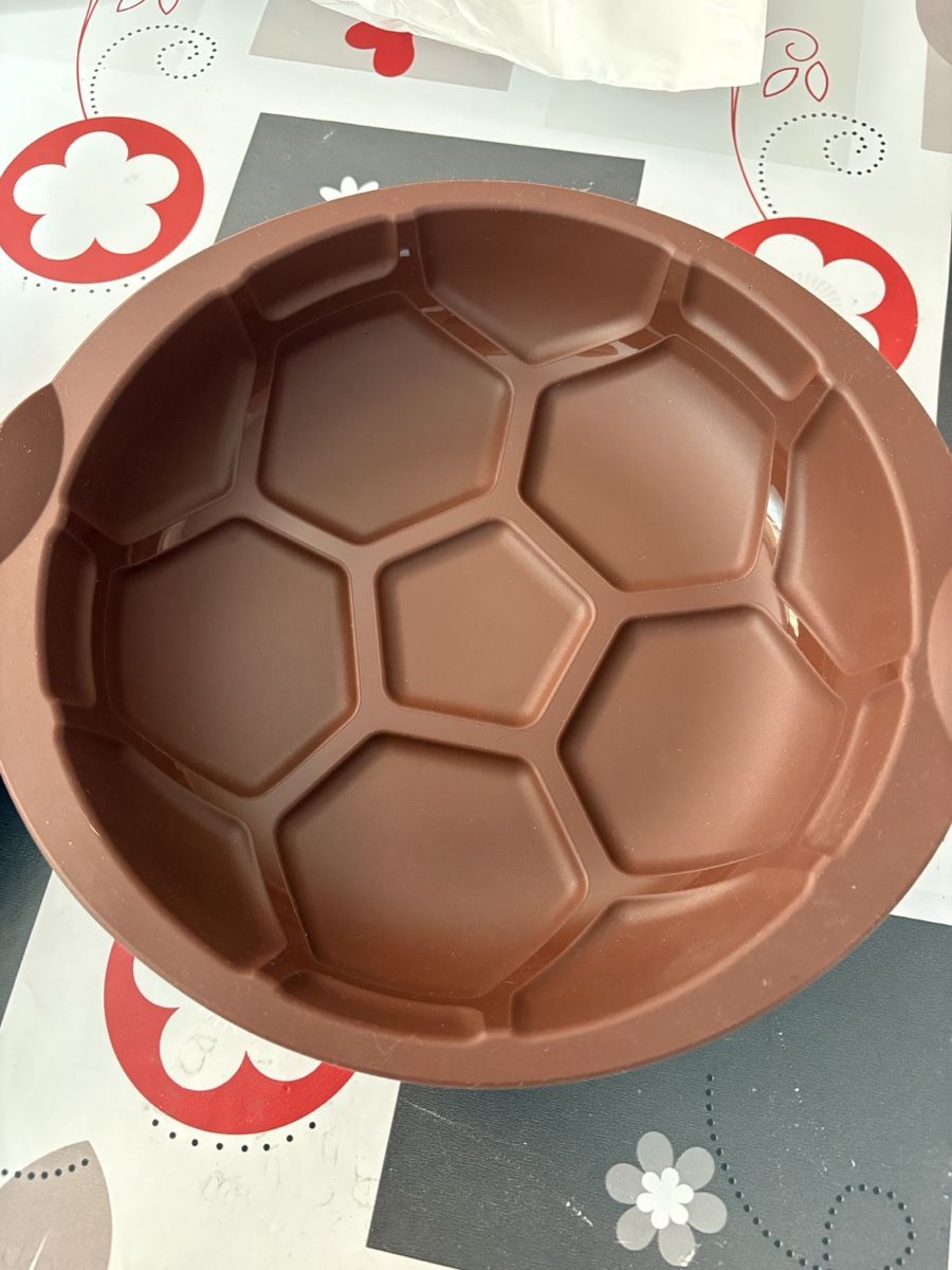Tupperware Teglie da forno: Tupperware, Stampo silicone pallone da calcio, silicone – Nuovo (secondo la descrizione) da Novazzano venduto da jen_hx8j