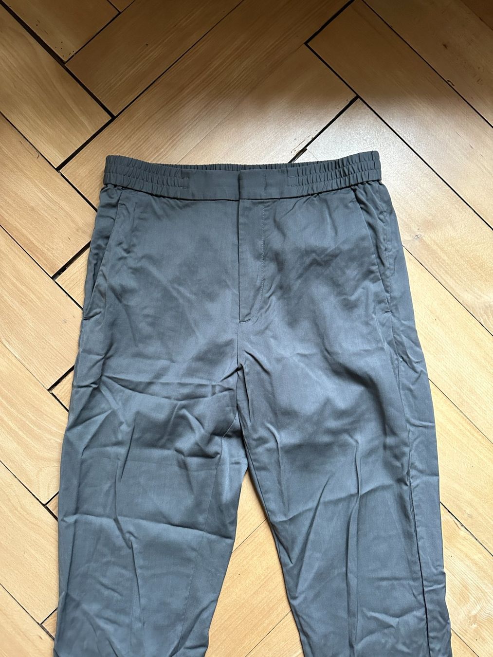 Cos Hosen: COS - Wollhose grau leicht 50 – Gebraucht aus Zürich von Diazaio 1