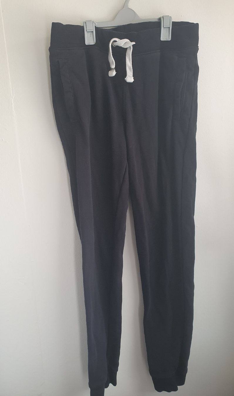 Hosen: Trainerhose Grösse s von Vögele – Gebraucht aus Schönenwerd von pomodor