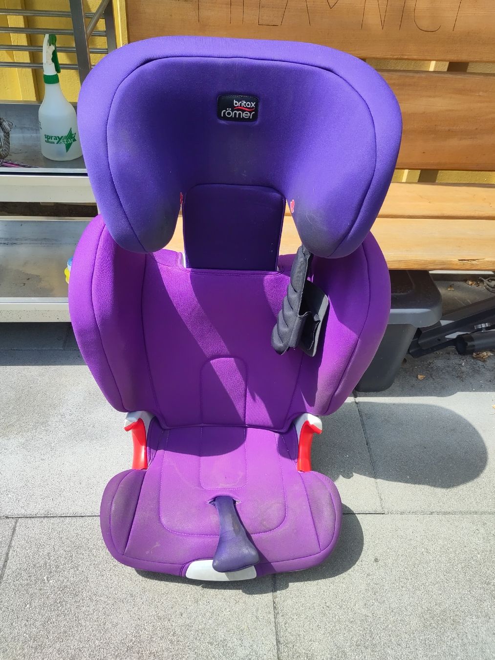 Britax Römer Seggiolini per auto: Britax Römer Kindersitz lila gebraucht – Usato da Derendingen venduto da Biberister 1