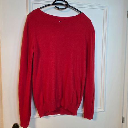 Damen Wollpullover Gr. S Rot Cut-Out Rücken Elegant