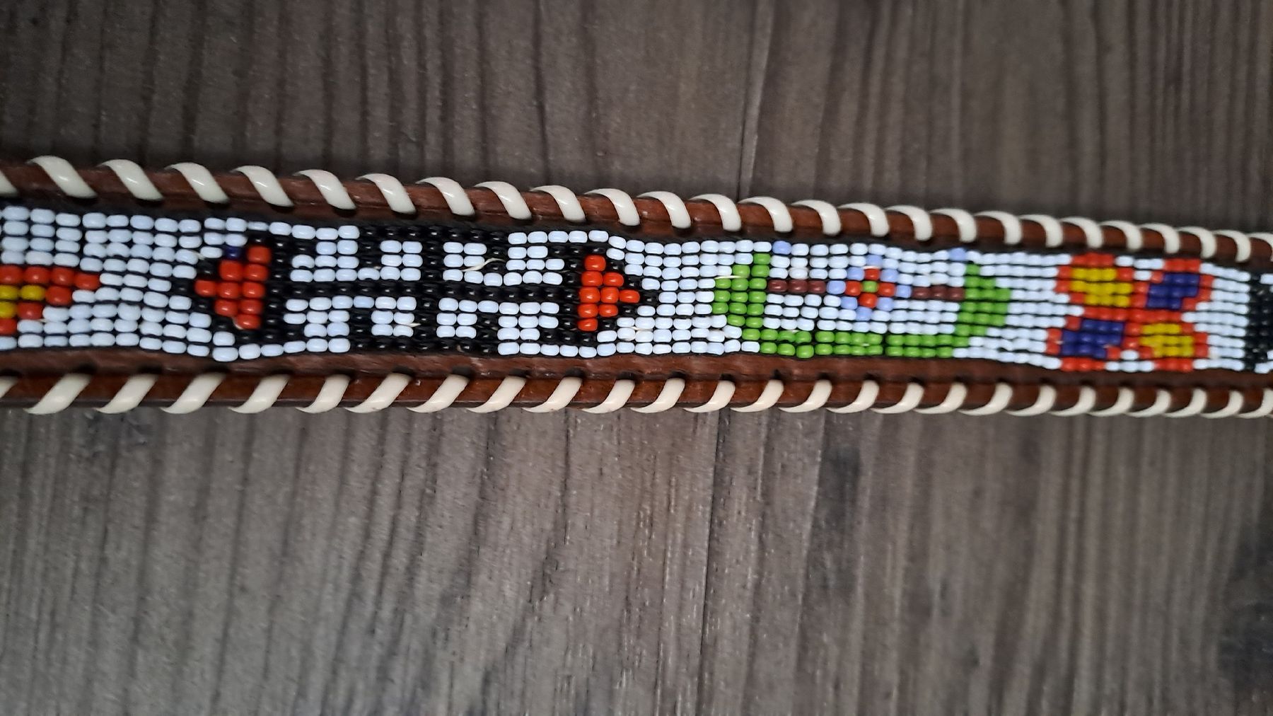 Cinture: Vintage Ledergürtel mit Perlenmuster 105cm. Native American – Usato da Deitingen venduto da Soya1 1