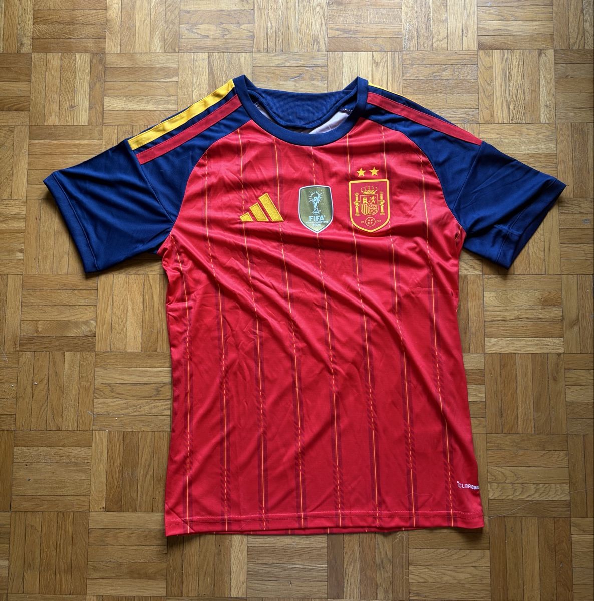 Adidas Canottiere & Pantaloni: Maillot Espagne 2026 2 Étoiles  – Nuovo e nell'imballaggio originale da Perly venduto da Sam.crr
