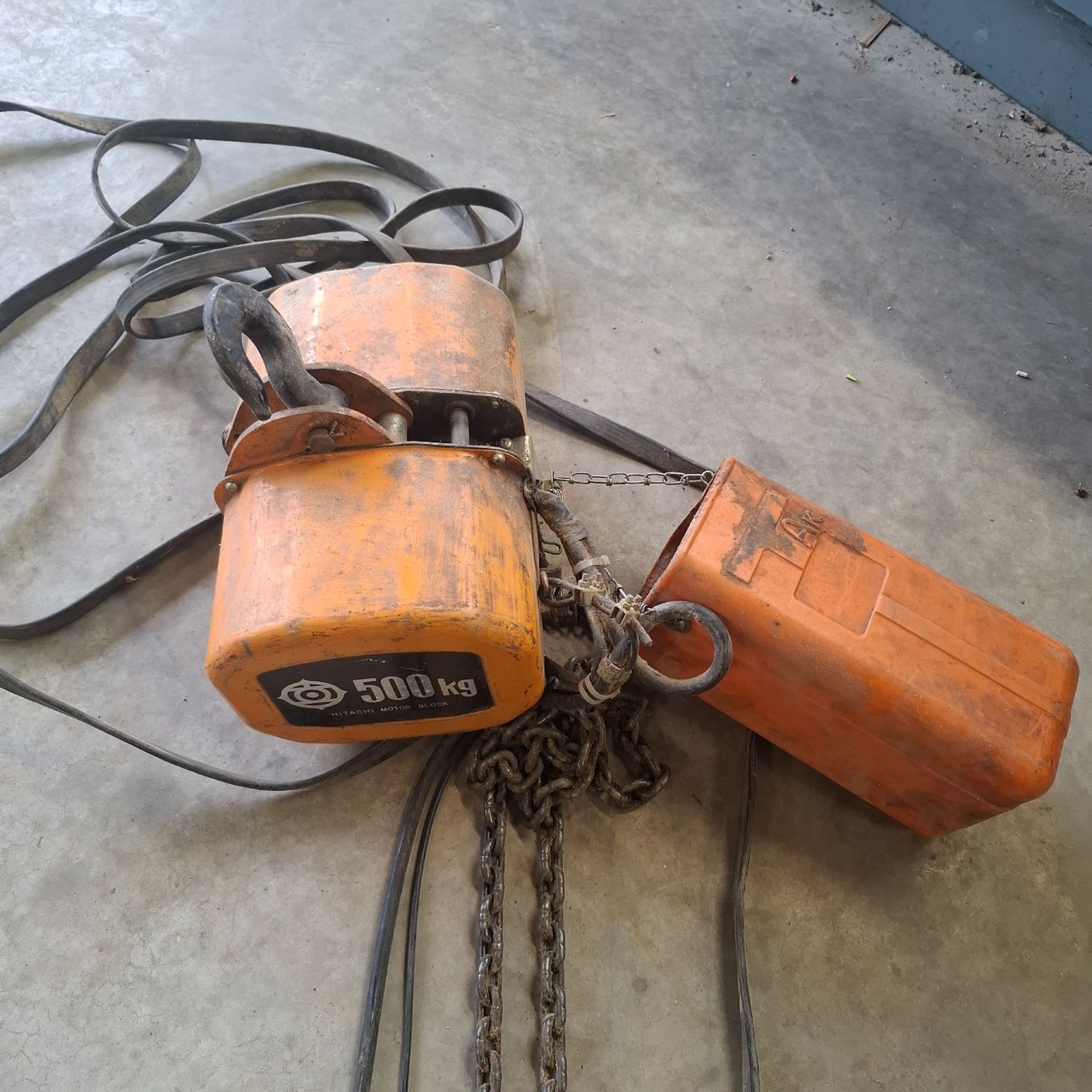 Hitachi Paranco multiuso: Hitachi Elektrokettenzug 500kg – Usato da Beromünster venduto da mat_qtl6 1