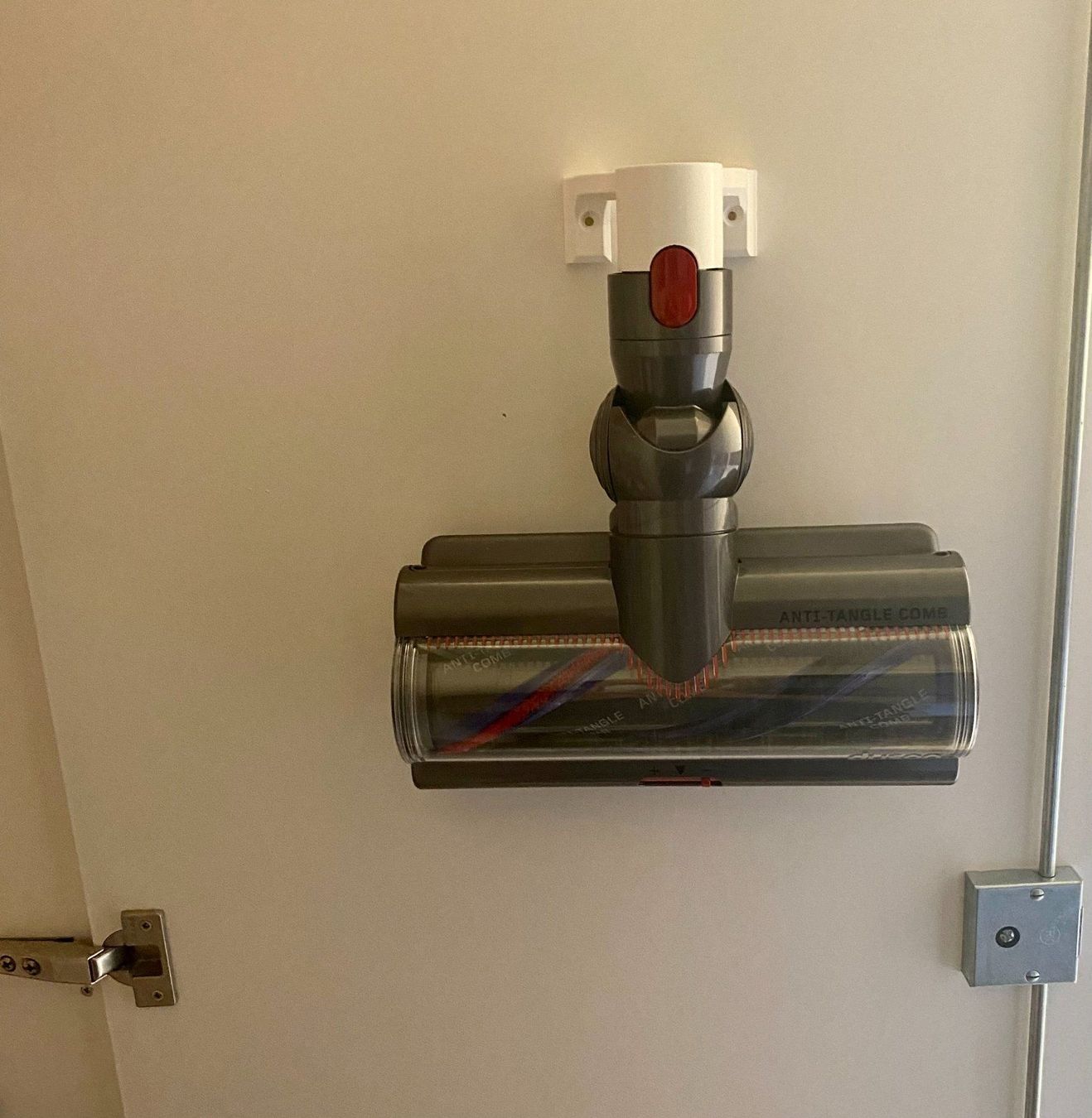 Dyson Staubsauger & Zubehör: Dyson Zubehör Wandhalter – Neu (gemäss Beschreibung) aus Bassersdorf von reimerm88