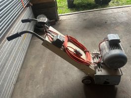 Betonaufraumaschine