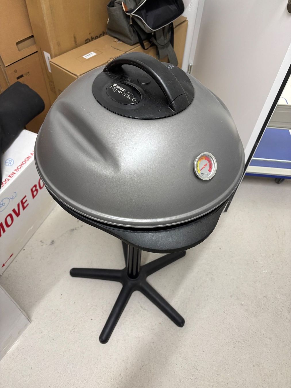 Fust Griglie: Elektrogrill Fust mit Standfuss – Usato da Uetikon am See venduto da tan_wyz2
