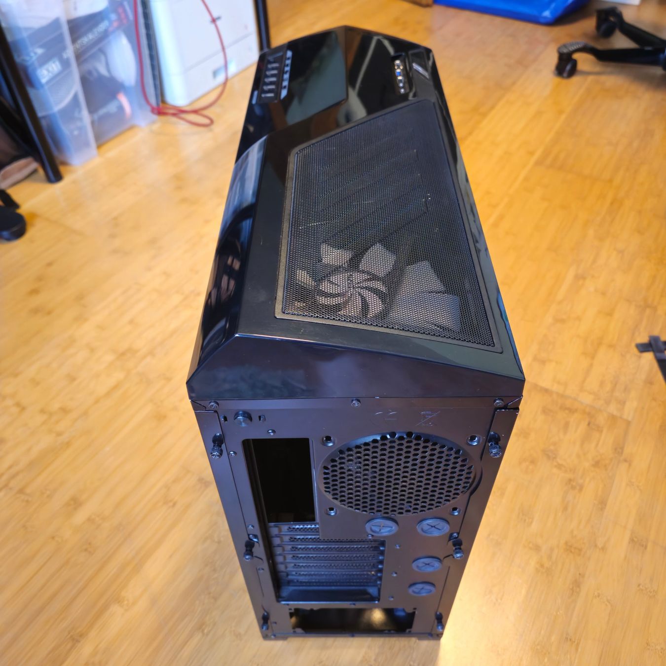 NZXT Custodie: PC Gehäuse - NZXT Phantom Schwarz/Black – Usato da Dietlikon venduto da DonatoDeluxe 3