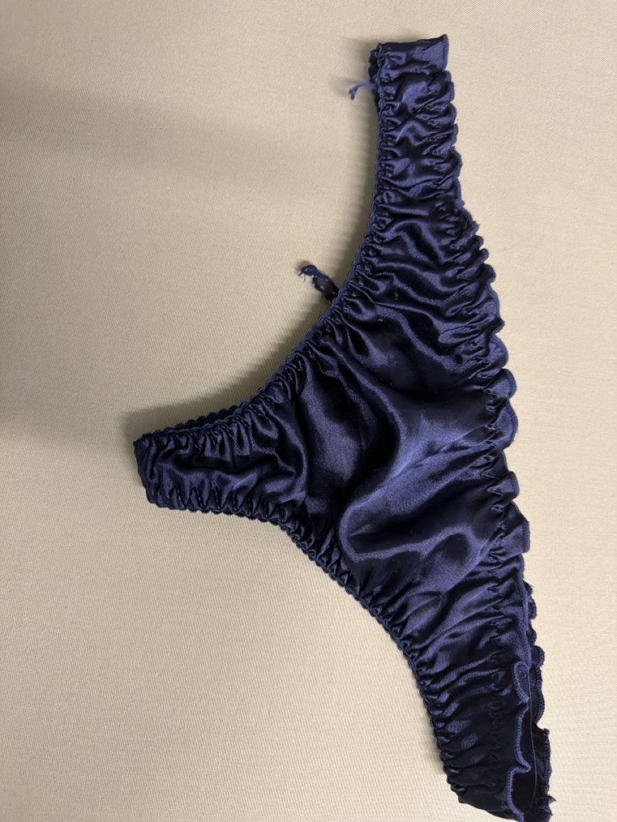 Autres dessous: String M satin – Neuf (Voir description) à Däniken SO par NBdesign
