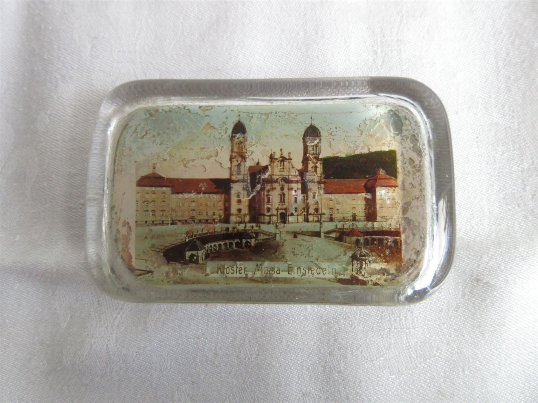 Statuette: Souvenir Paperweight,  Maria Einsiedeln – Usato da Binningen venduto da tempipassati