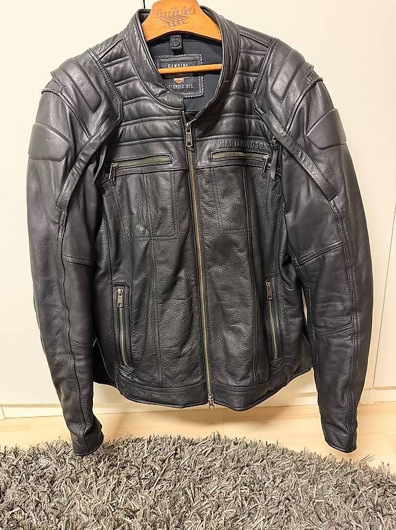 Giacche: Veste Harley Davidson taille xl  – Nuovo e nell'imballaggio originale da La Chaux-de-Fonds venduto da Binou