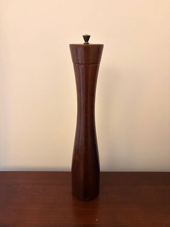 Geschirrsets: Vintage Peugeot Pfeffermühle gross. – Gebraucht aus Basel von yet_7svp