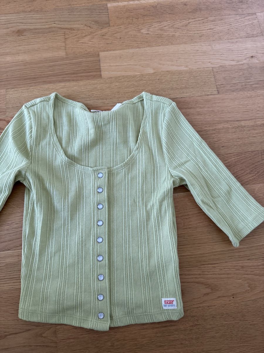 Levi's T-shirts: Damen Shirt – Neuf (Voir description) à Beringen par ste_bh8w 1