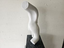 Moderne Skulptur aus Cristallina-Marmor, männlicher Torso