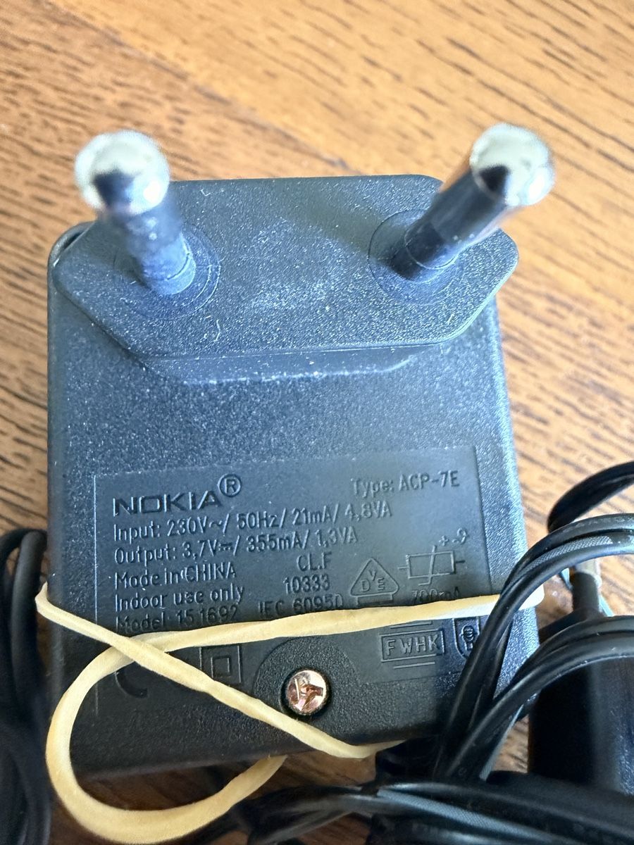 Nokia Caricabatterie: Fujifilm power adapter; Nokia charger – Usato da Zürich venduto da mhm_6rhw 2