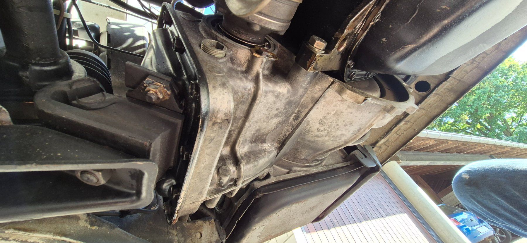 Volkswagen Tutti pezzi di ricambio auto: Golf 1 Automatikgetriebe – Usato da Riggisberg venduto da Mahali04 5