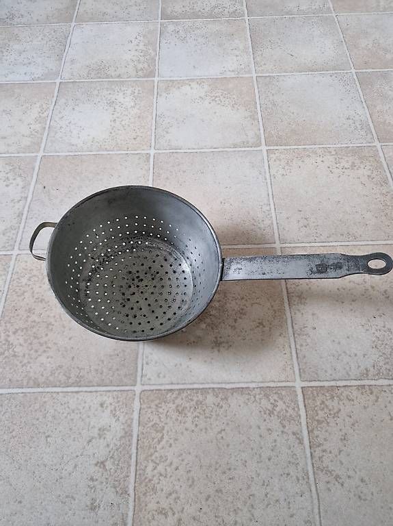 Elettrodomestici da cucina: Altes Sieb klein – Usato da Bettingen venduto da Wolke11 3