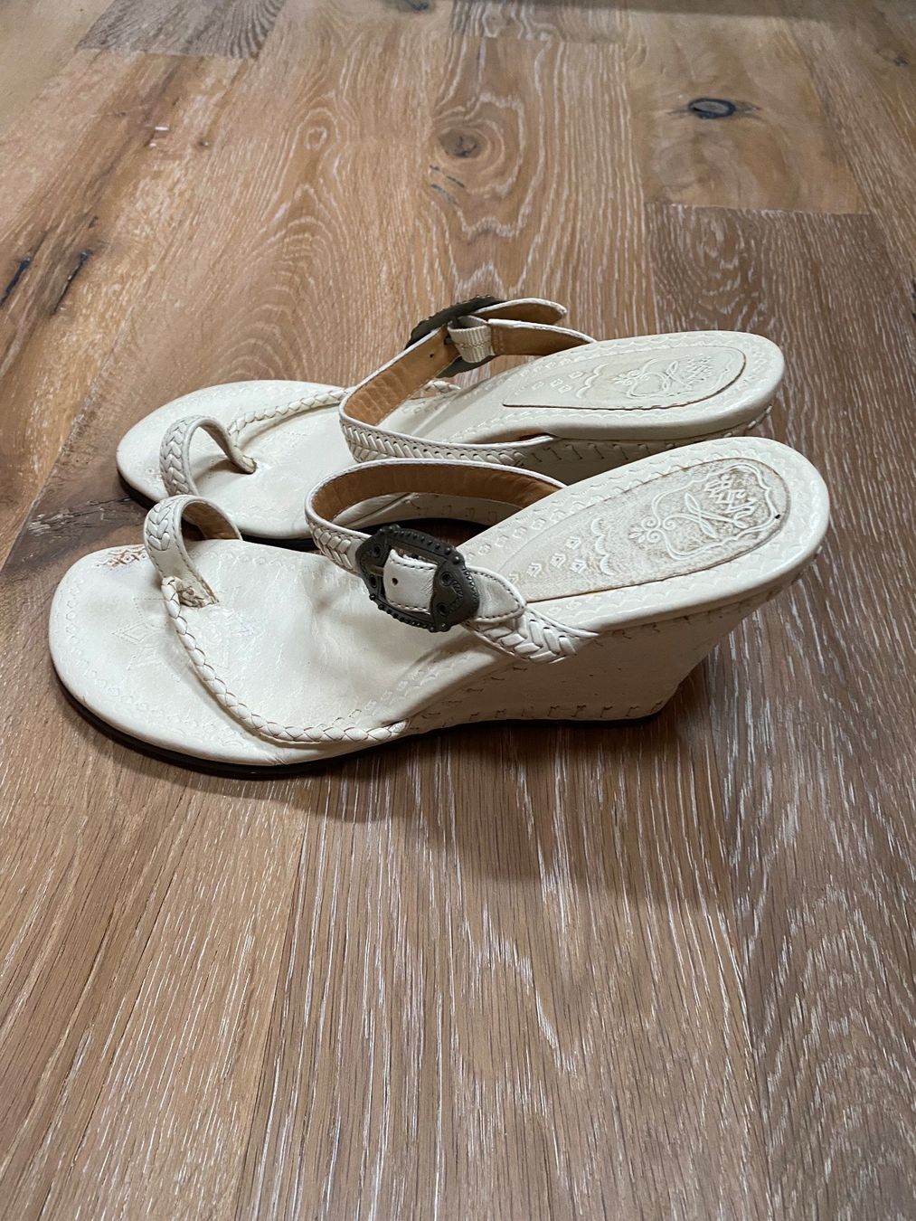 Scarpe da donna: Great white sandals. EUR38 – Usato da Grund b. Gstaad venduto da PlageNeigeplus