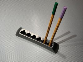 Metallhalterung für Stifte und Schreibzeug