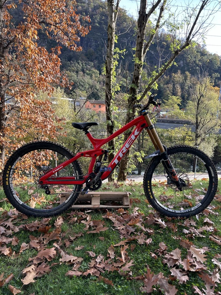 Trek Velos: Trek Session 9.9 downhill bike – Gebraucht aus Sonvico von