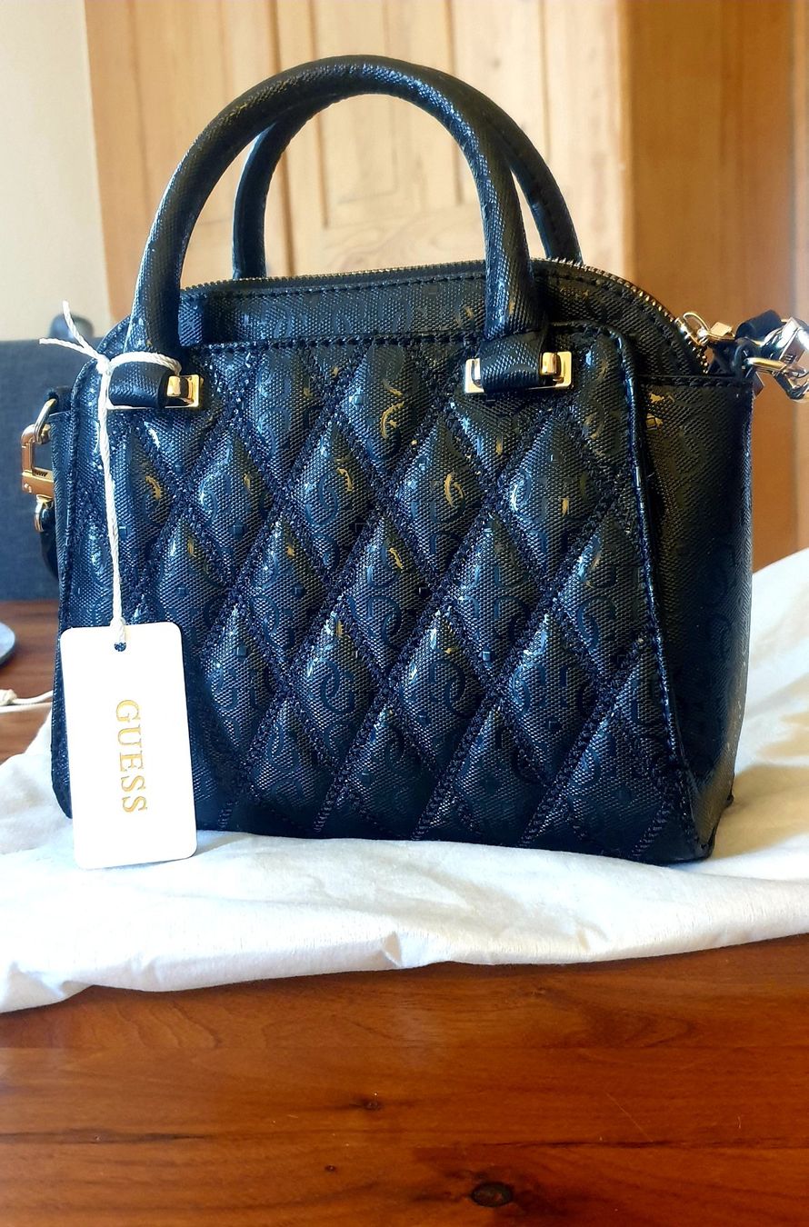 Guess Borse da donna: Guess Handtasche Schwarz / Gold – Nuovo e nell'imballaggio originale da Weiningen ZH venduto da Sternschnuppe33 1