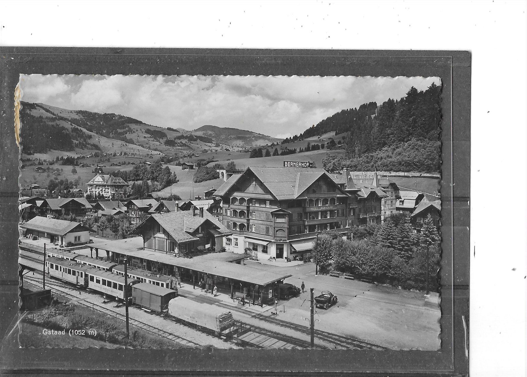 Cartoline postali: BE Gstaad 1939 Bahnhof – Usato da Schocherswil venduto da Wilare