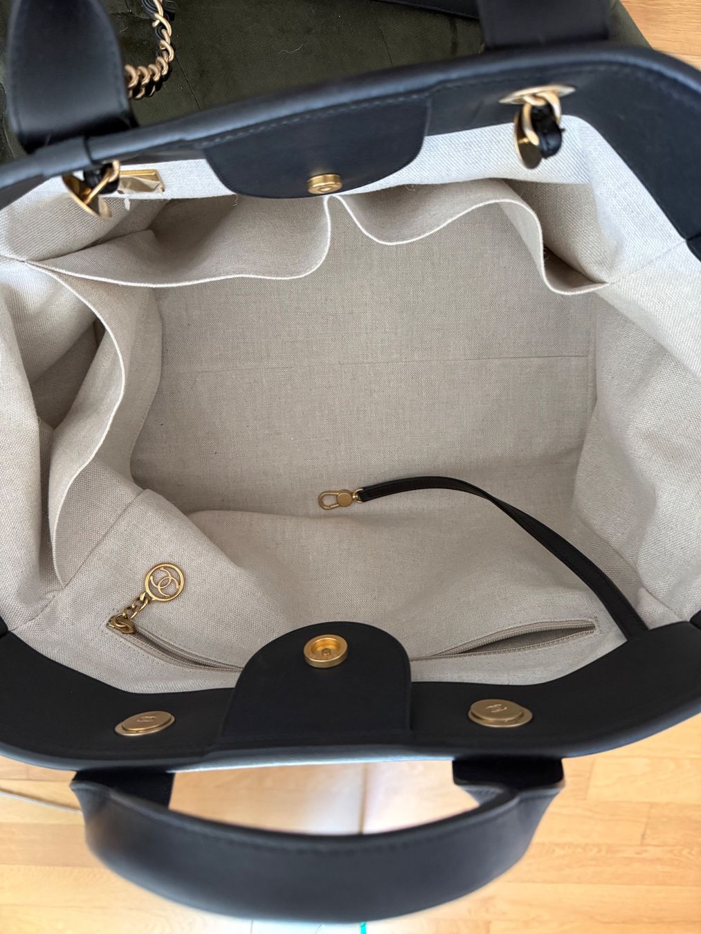 Chanel Sacs femmes: Chanel Deauville Medium NP 6470.- – D'occasion à Lutzenberg par Schatzkiste88 6