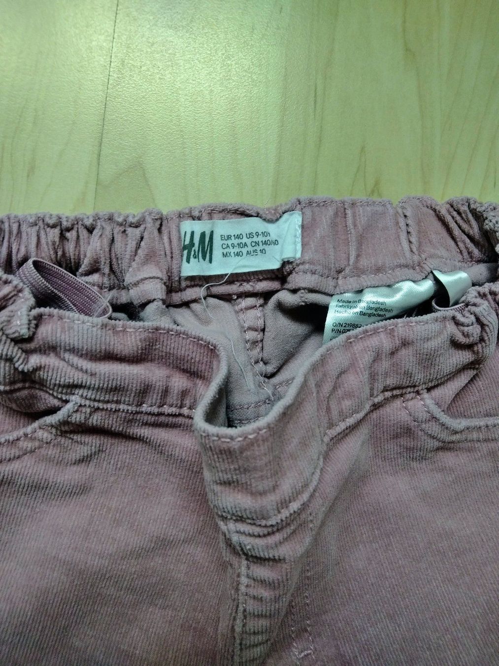 H&M Pantaloni: Lila Cordhose HM, Gr 140 – Usato da Romanshorn venduto da milenva 1