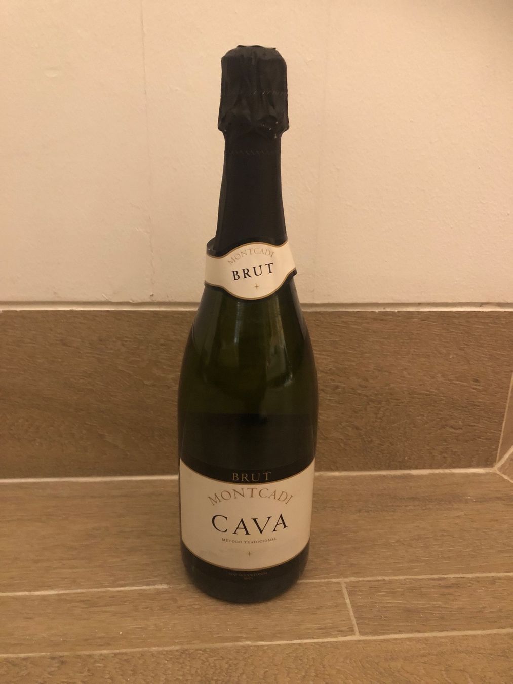 Wein: MONTCADI Cava Metodo Tradicional Brut – Neu und originalverpackt aus Wald ZH von mlnt 2