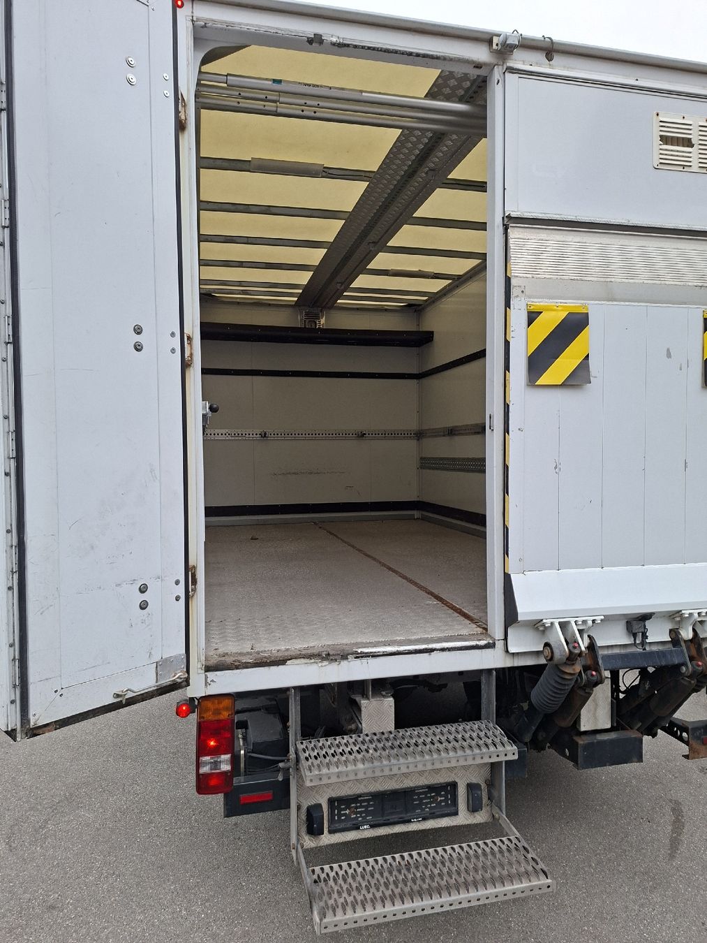 Veicoli commerciali: Mercedes-Benz Sprinter 516 CDI – Usato da Thun venduto da Joe_87 4