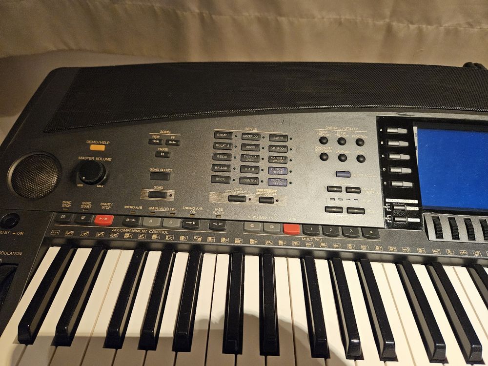 Keyboard Yamaha PSR-330 mit viel Zubehör 2024