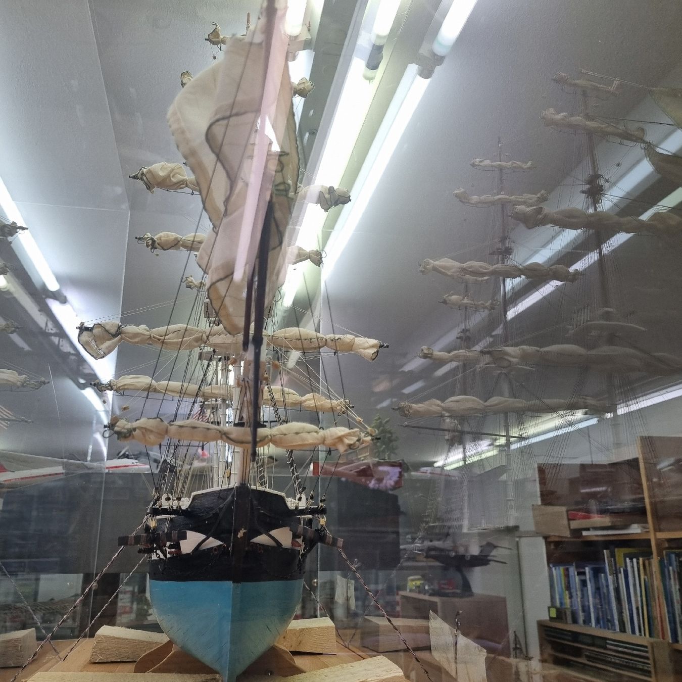 Kit di modellismo & Modellini statici: USS CONSTELLATION 1854 – Nuovo e nell'imballaggio originale da Männedorf venduto da Modellbau-wyss 5