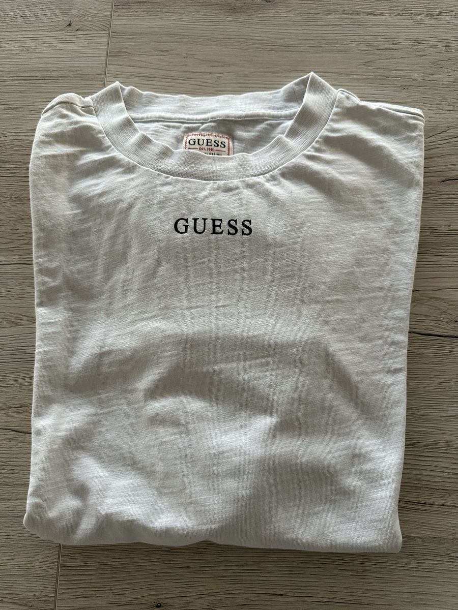 Guess T-shirt: T-shirt Guess blanc, taille M – Usato da Moutier venduto da francisco20 2