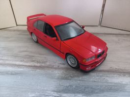 BMW série 3 1/18 UT
