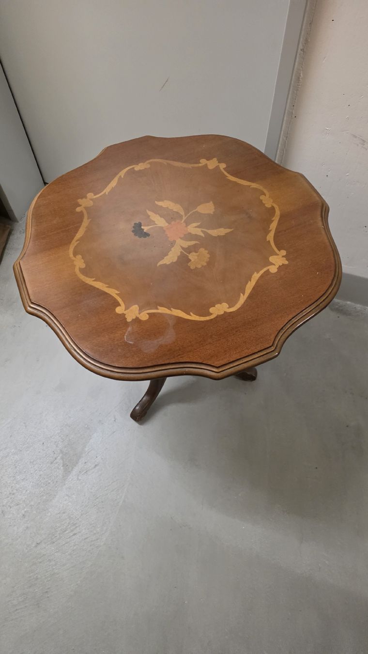 Tavoli: Runder Holztisch mit Blumenintarsien  – Usato da Suhr venduto da Arielle123 1