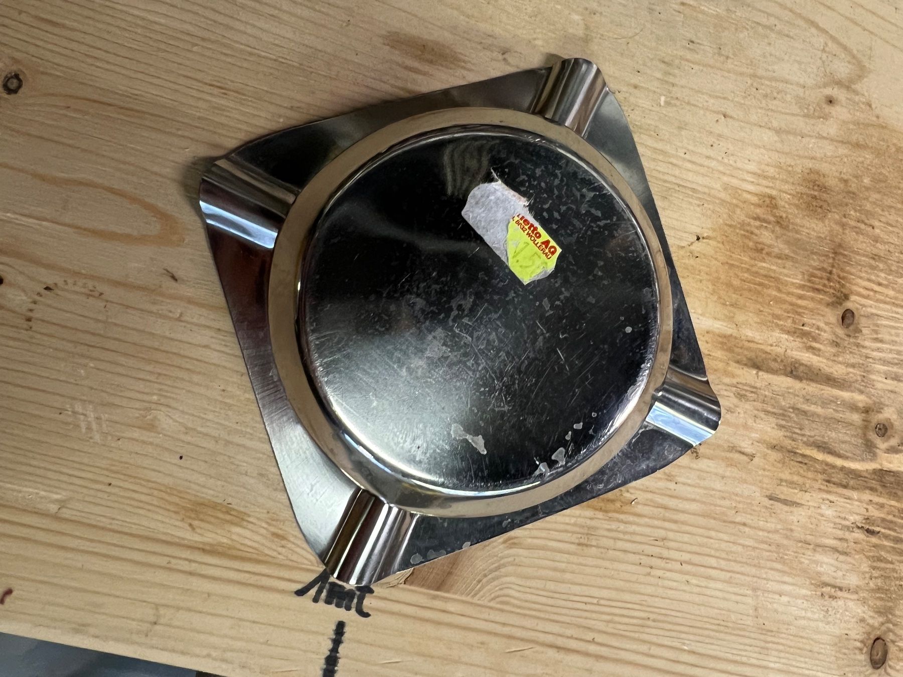 Aschenbecher: Aschenbecher Metall – Gebraucht aus Schmerikon von Kneisel 1