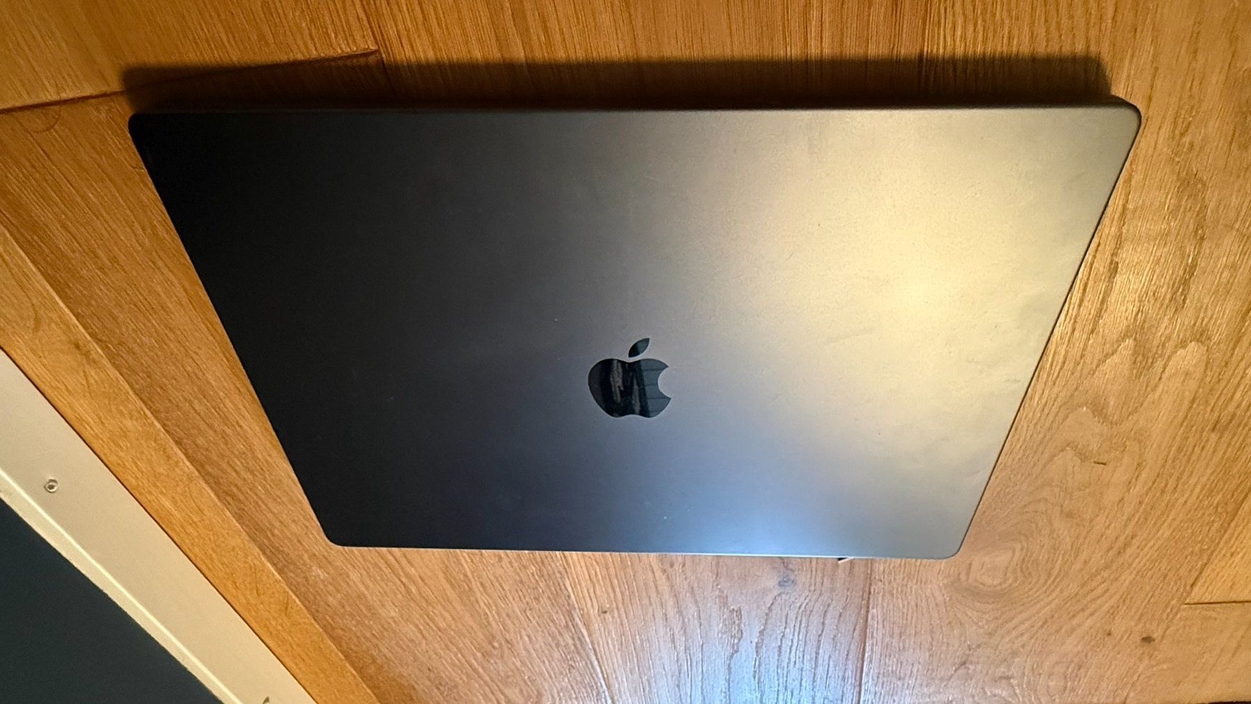Apple Notebooks: Apple 16" MacBook Pro - Space Schwarz – Gebraucht aus Hagendorn von jaffakj 1
