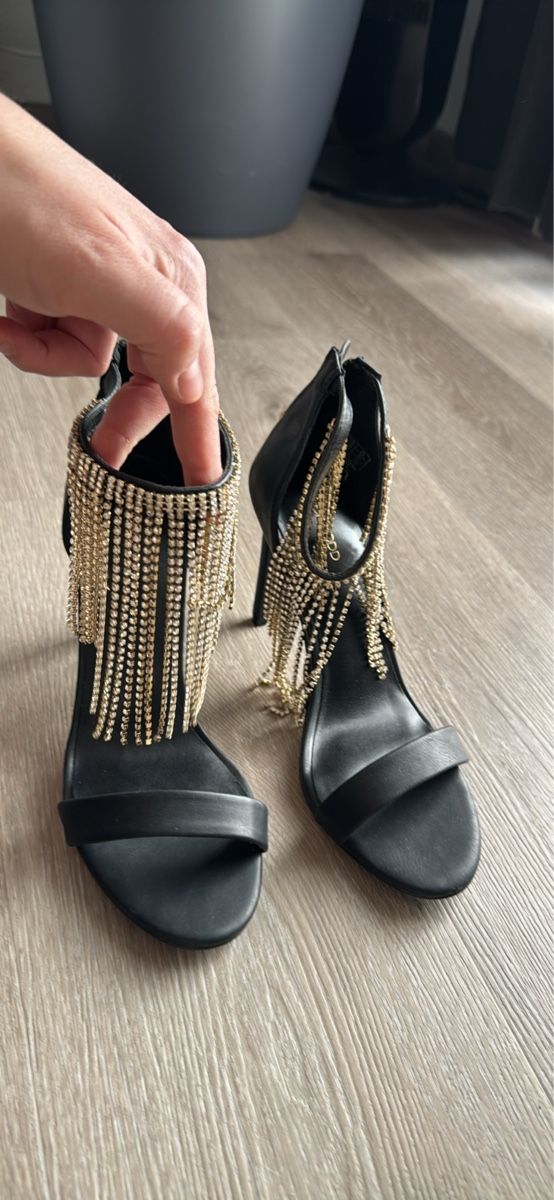 Scarpe da donna: Talon femme – Nuovo (secondo la descrizione) da Vouvry venduto da Laurie1896