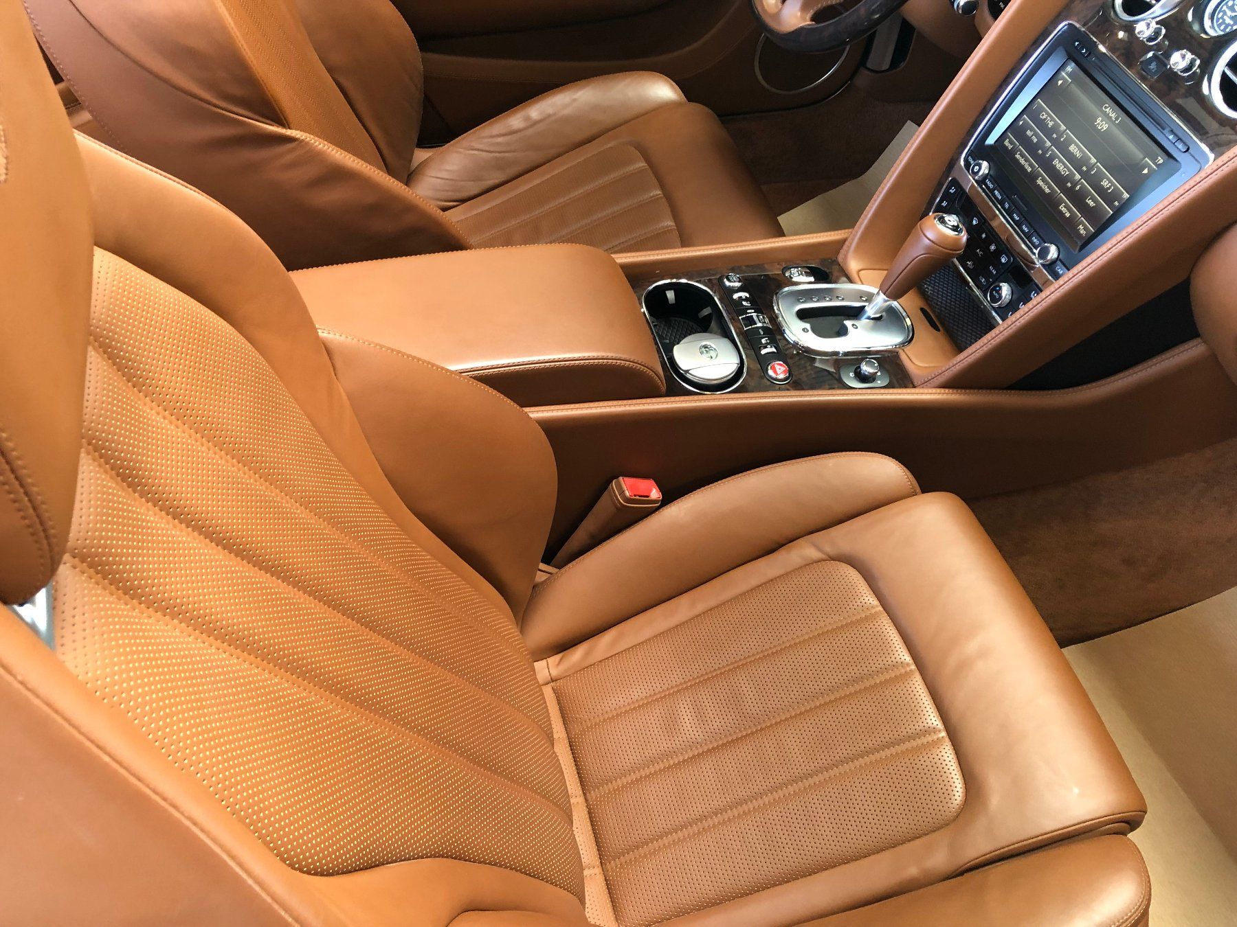 Bentley Automobili: BENTLEY Continental GTC 4.0 V8 – Usato da Gampelen venduto da Steuer0 9