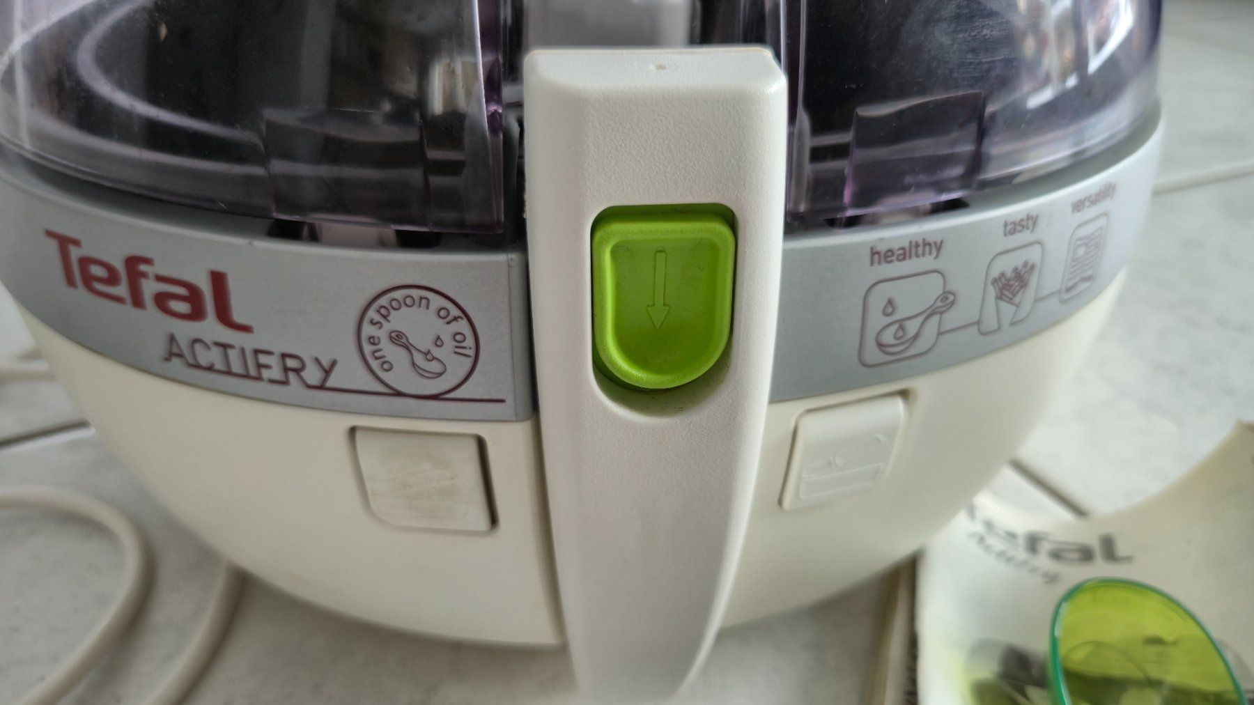 Küchengeräte: Tefal Heissluftfriteuse – Gebraucht aus Grüsch von Benggeli 1