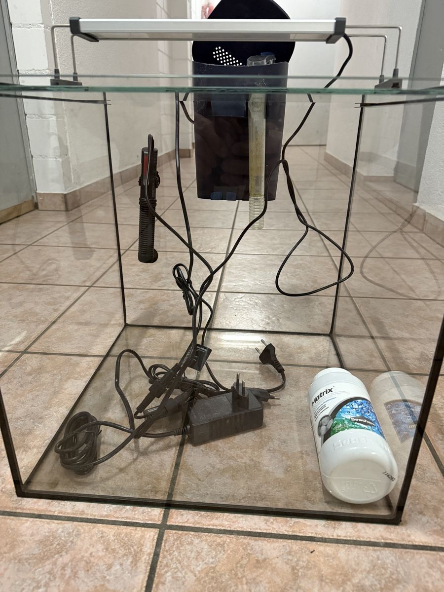 Acquari: Aquarium 64L 40x40x40 – Usato da Winterthur venduto da Lati85 5